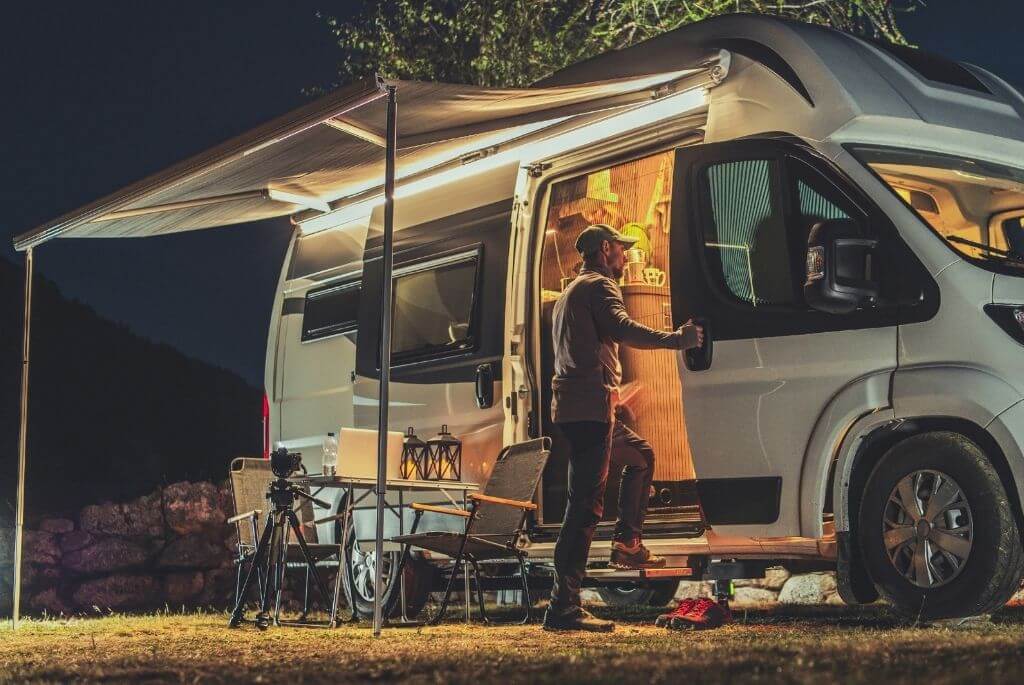 Wohnmobilurlaub Europa Nachtlager Campervan